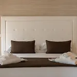 蓝色奢华套房旅馆 4*