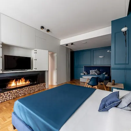 Blue Luxury Roma
