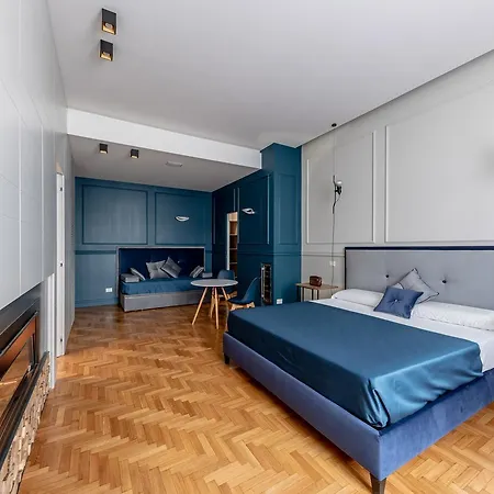 Blue Luxury Roma